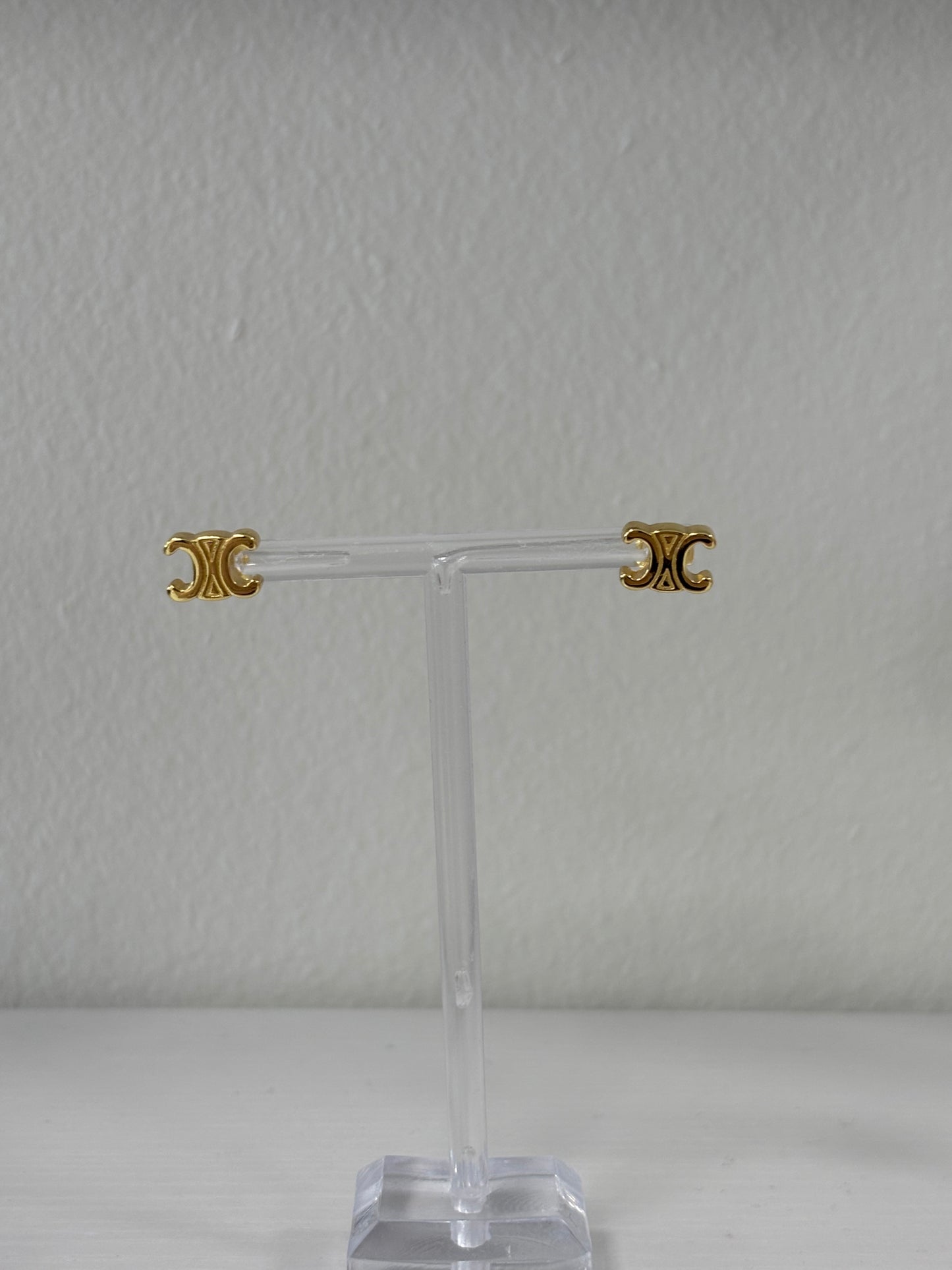 Cel stud earrings (gold)