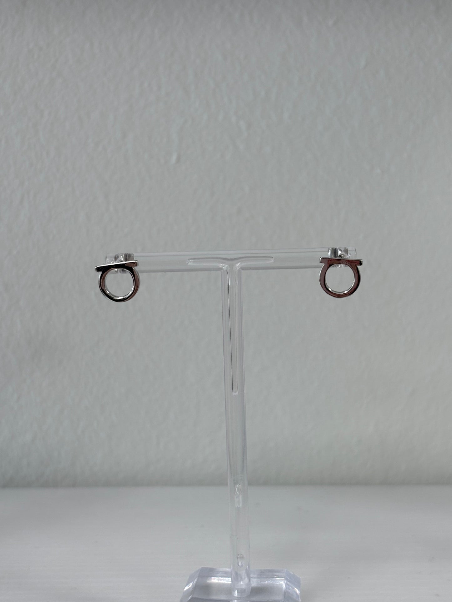 Ferragamo stud (silver)