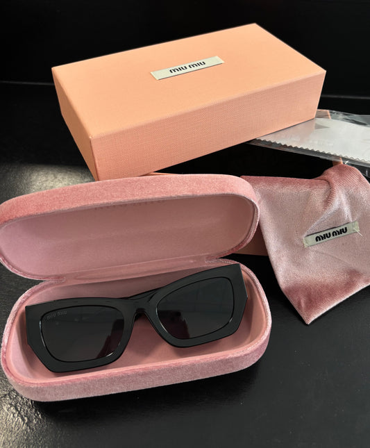 Miu Miu sunglasses (black)