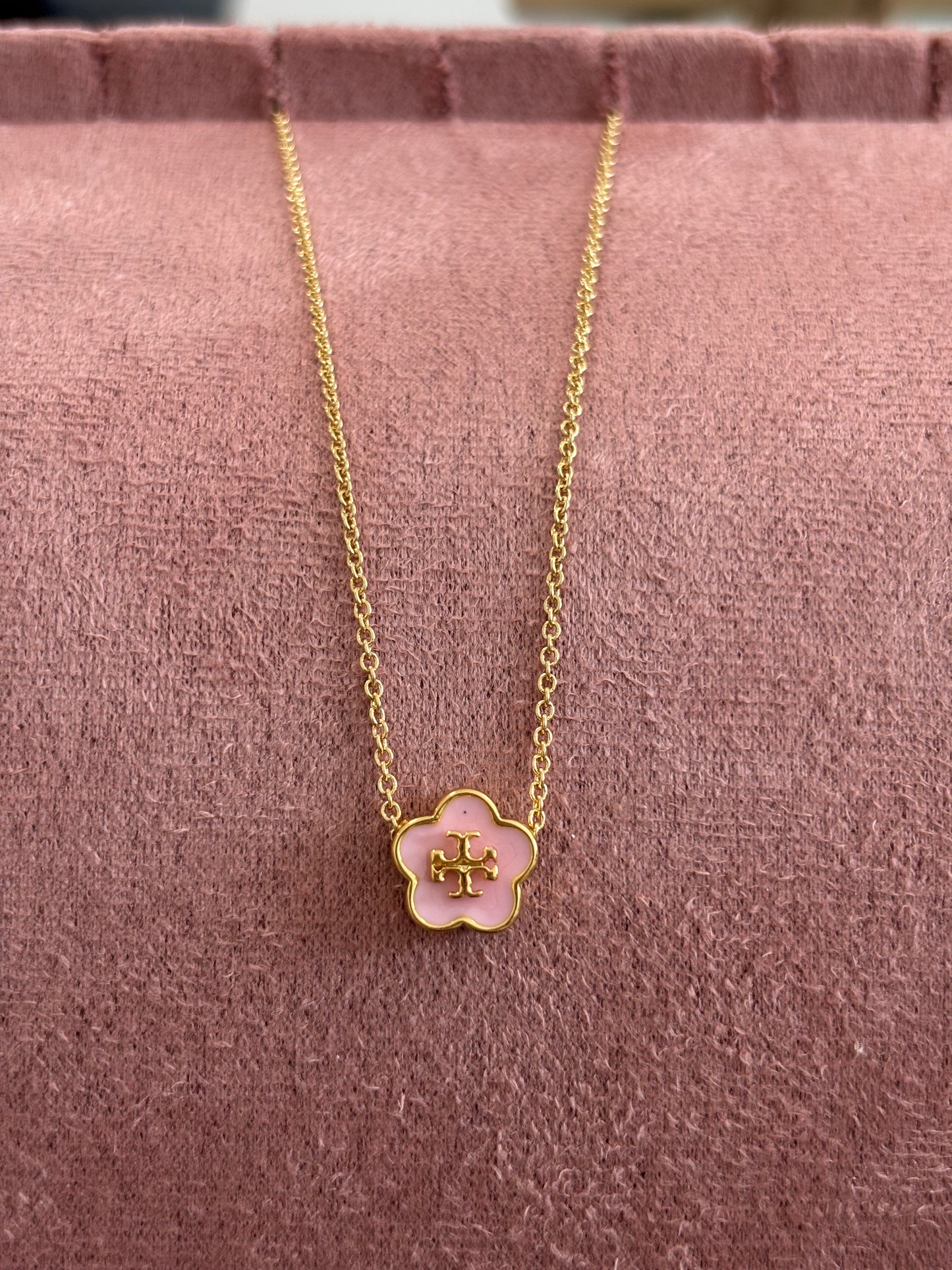 TB pink flower necklace